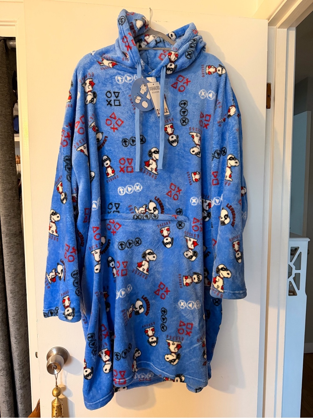 Peanuts Blue Snoopy Fleece Hooded Wearable Blanket